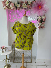 Load image into Gallery viewer, Tropical Leaf Green Blouse