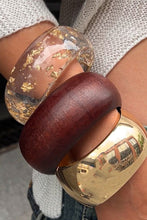 Load image into Gallery viewer, Golden Details Bangle