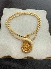 Load image into Gallery viewer, Seashell