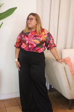 Load image into Gallery viewer, Blusa Satinada con Mangas Cold Shoulder