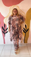 Load image into Gallery viewer, Rose Animal Print Set