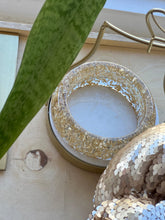 Load image into Gallery viewer, Golden Details Bangle