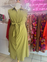 Load image into Gallery viewer, Button Down Midi Dress