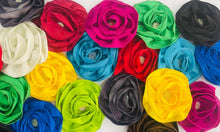 Load image into Gallery viewer, Glam Flower Brooch - Broche Decorativo Hecho a Mano