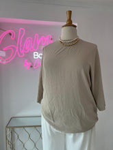 Load image into Gallery viewer, Basic Animal Print Detail Blouse