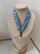 Load image into Gallery viewer, Perla del Caribe Charm Bandana Necklace
