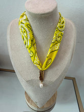 Load image into Gallery viewer, Perla del Caribe Charm Bandana Necklace
